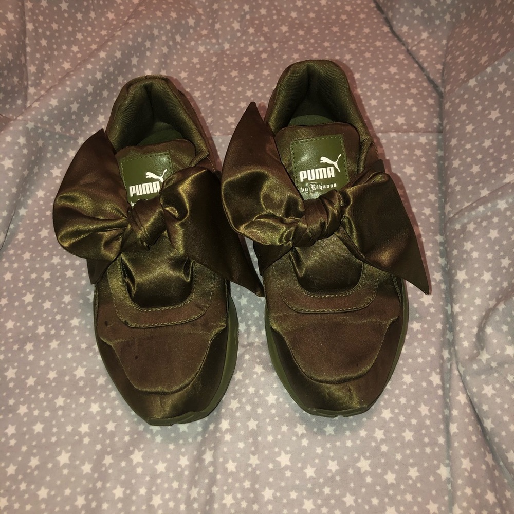 Green satin sneakers
